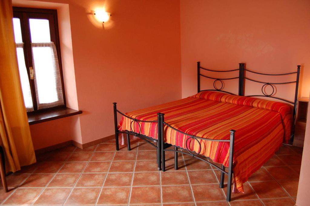 Agriturismo 'D Raine Montelupo Albese Quarto foto