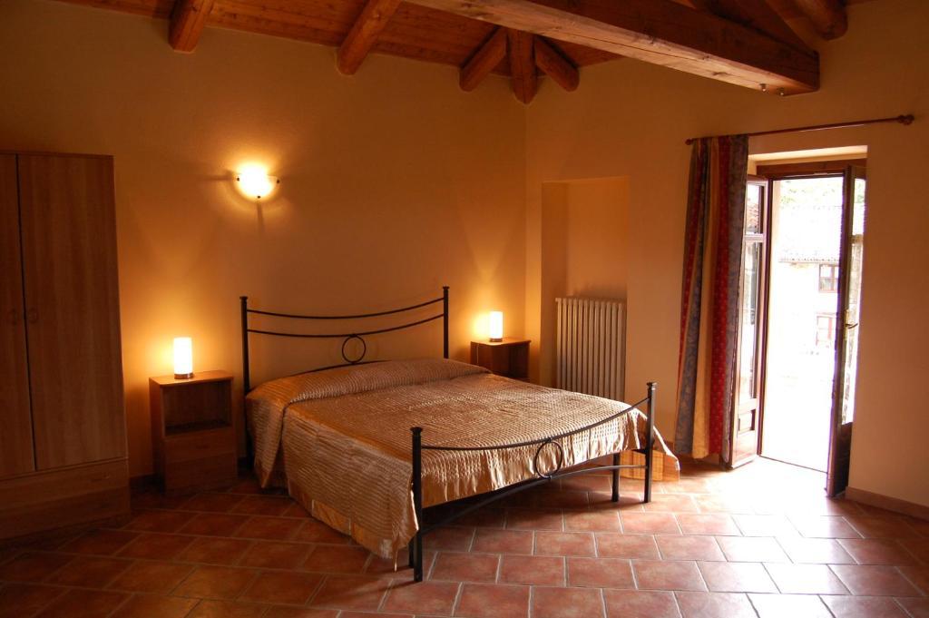 Agriturismo 'D Raine Montelupo Albese Quarto foto
